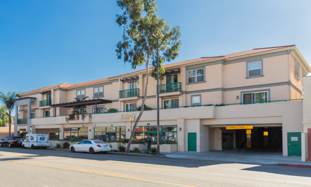 Colorado Plaza - Apartments in Burbank